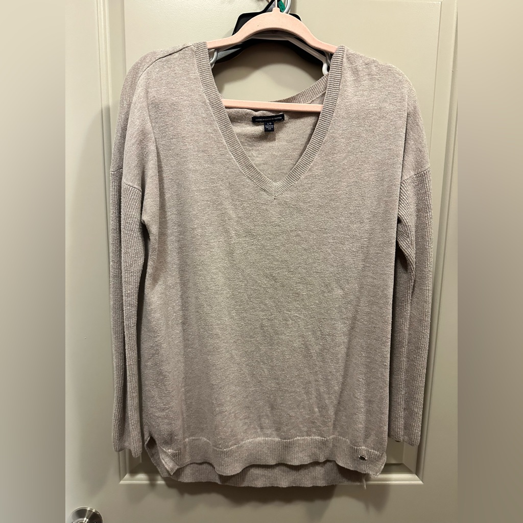 American Eagle Light Sweater. Large